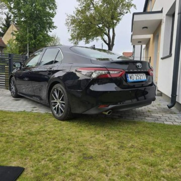 Toyota Camry  Sedan/Limuzyna 2023,  2.5 hybryda, automat - Na sprzedaż za 141 900 zł - Szczecinek - zdjęcie 2