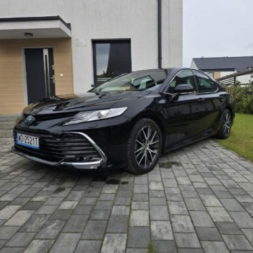 Toyota Camry  Sedan/Limuzyna 2023,  2.5 hybryda, automat - Na sprzedaż za 141 900 zł - Szczecinek - zdjęcie 5