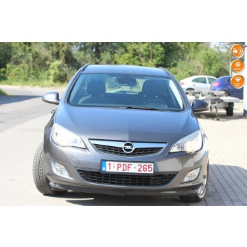 Opel Astra - 2011r. 1,7 diesel CHIP 150KM kombi ZAREJESTROWANY 2 kluczyki Książka
