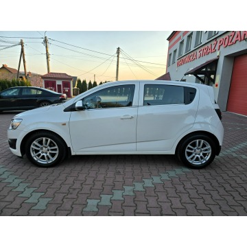 Chevrolet Aveo  Hatchback 2012,  1.6 benzyna, automat - Na sprzedaż za 28 990 zł - Zagórze - zdjęcie 2