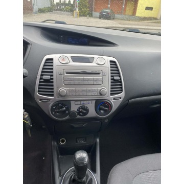 Hyundai i20  Hatchback 2010,  1.4 benzyna - Na sprzedaż za 12 699 zł - Nysa - zdjęcie 12