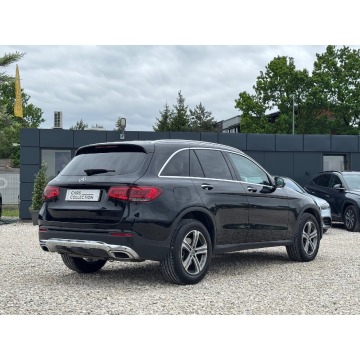 Mercedes - Benz 300  SUV 2022,  2.0 benzyna, automat - Na sprzedaż za 147 500 zł - Michałowice-Wieś - zdjęcie 4