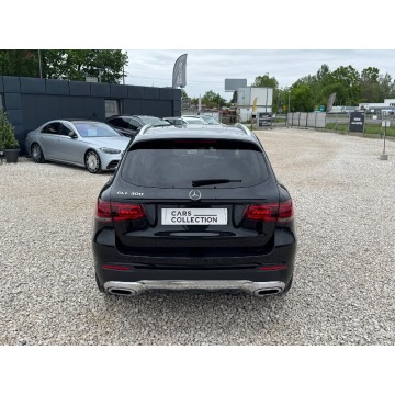 Mercedes - Benz 300  SUV 2022,  2.0 benzyna, automat - Na sprzedaż za 147 500 zł - Michałowice-Wieś - zdjęcie 5