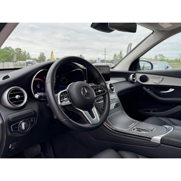 Mercedes - Benz 300  SUV 2022,  2.0 benzyna, automat - Na sprzedaż za 147 500 zł - Michałowice-Wieś - zdjęcie 10
