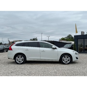 Volvo V60  Kombi 2011,  1.6 benzyna, automat - Na sprzedaż za 28 500 zł - Michałowice-Wieś - zdjęcie 3
