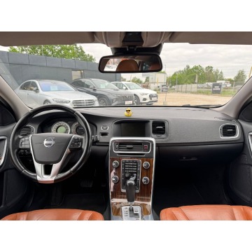 Volvo V60  Kombi 2011,  1.6 benzyna, automat - Na sprzedaż za 28 500 zł - Michałowice-Wieś - zdjęcie 12