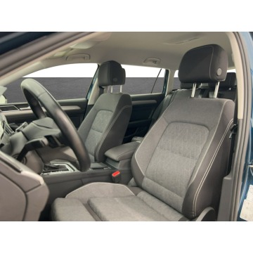 Volkswagen Passat  Kombi 2023,  2.0 diesel, automat - Na sprzedaż za 75 500 zł - Warszawa - zdjęcie 10