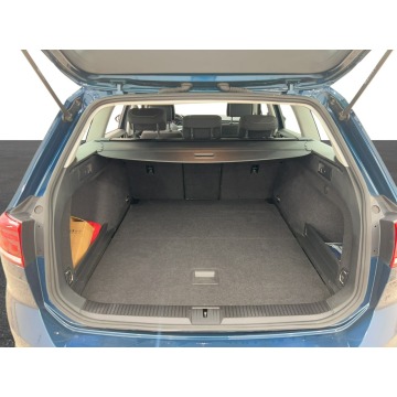 Volkswagen Passat  Kombi 2023,  2.0 diesel, automat - Na sprzedaż za 75 500 zł - Warszawa - zdjęcie 11