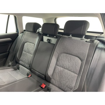 Volkswagen Passat  Kombi 2023,  2.0 diesel, automat - Na sprzedaż za 75 500 zł - Warszawa - zdjęcie 12