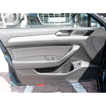 Volkswagen Passat  Kombi 2023,  2.0 diesel, automat - Na sprzedaż za 72 840 zł - Gdynia - zdjęcie 9