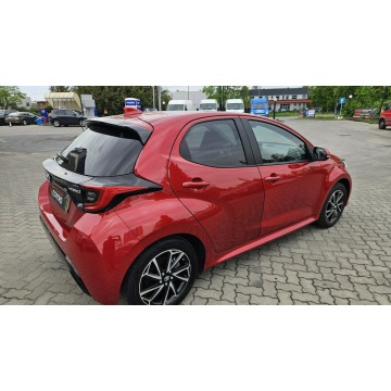 Toyota Yaris  Hatchback 2023,  1.5 hybryda, automat - Na sprzedaż za 77 900 zł - Warszawa - zdjęcie 3