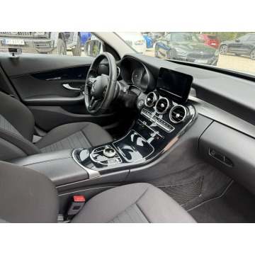 Mercedes - Benz C-klasa  Kombi 2018,  2.0 diesel, automat - Na sprzedaż za 79 900 zł - Pęcice - zdjęcie 2