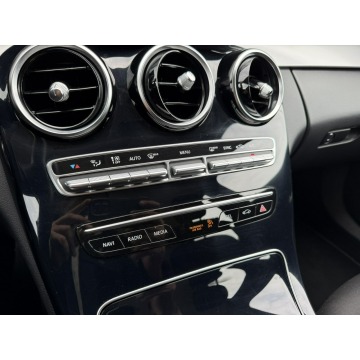 Mercedes - Benz C-klasa  Kombi 2018,  2.0 diesel, automat - Na sprzedaż za 79 900 zł - Pęcice - zdjęcie 9