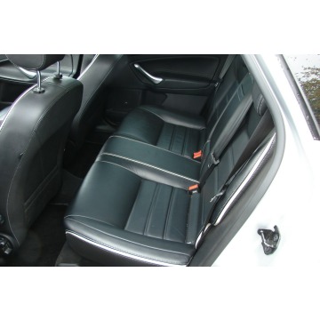 Ford Mondeo 2013,  2.0 diesel, automat - Na sprzedaż za 21 900 zł - Piła - zdjęcie 7
