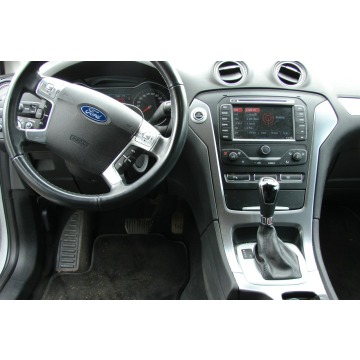Ford Mondeo 2013,  2.0 diesel, automat - Na sprzedaż za 21 900 zł - Piła - zdjęcie 8