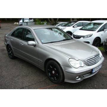 Mercedes - Benz C-klasa  Sedan/Limuzyna 2006,  2.2 diesel - Na sprzedaż za 17 900 zł - Piła - zdjęcie 2
