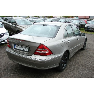 Mercedes - Benz C-klasa  Sedan/Limuzyna 2006,  2.2 diesel - Na sprzedaż za 17 900 zł - Piła - zdjęcie 3