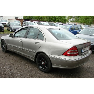 Mercedes - Benz C-klasa  Sedan/Limuzyna 2006,  2.2 diesel - Na sprzedaż za 17 900 zł - Piła - zdjęcie 4