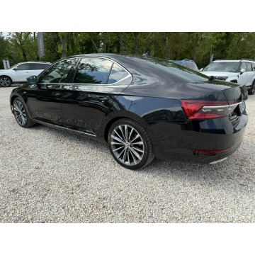 Skoda Superb  Hatchback 2020,  2.0 benzyna, automat - Na sprzedaż za 119 900 zł - Pęcice - zdjęcie 7
