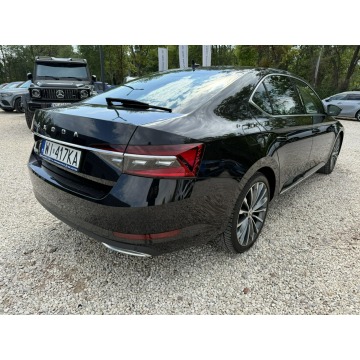 Skoda Superb  Hatchback 2020,  2.0 benzyna, automat - Na sprzedaż za 119 900 zł - Pęcice - zdjęcie 12
