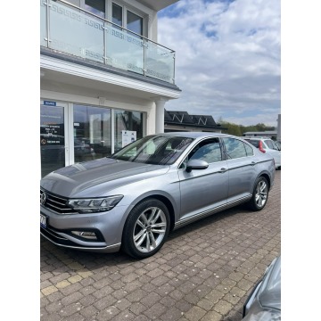 Volkswagen Passat  Sedan/Limuzyna 2020,  2.0 diesel, automat - Na sprzedaż za 79 900 zł - Słupsk - zdjęcie 3