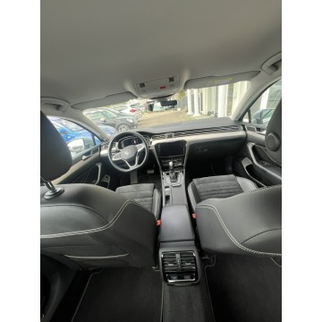 Volkswagen Passat  Sedan/Limuzyna 2020,  2.0 diesel, automat - Na sprzedaż za 79 900 zł - Słupsk - zdjęcie 9