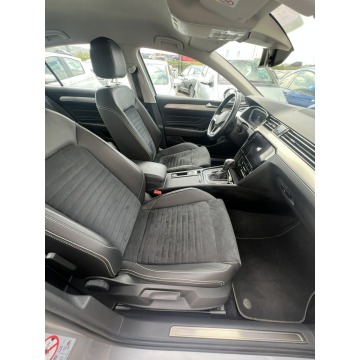 Volkswagen Passat  Sedan/Limuzyna 2020,  2.0 diesel, automat - Na sprzedaż za 79 900 zł - Słupsk - zdjęcie 10