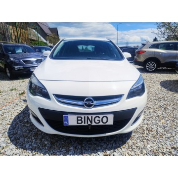 Opel Astra  Hatchback 2013,  1.6 benzyna - Na sprzedaż za 20 600 zł - Harklowa - zdjęcie 2