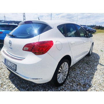 Opel Astra  Hatchback 2013,  1.6 benzyna - Na sprzedaż za 20 600 zł - Harklowa - zdjęcie 7