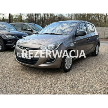 Hyundai i20 - * REZERWACJA * Tylko 83 Tyś KM * Benzyna 1.2 Zwykły * KLIMA *