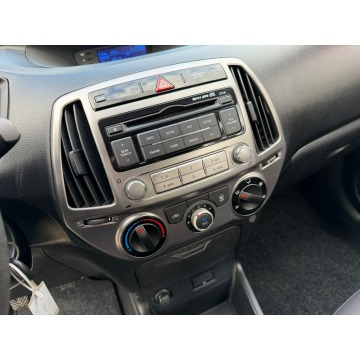 Hyundai i20  Liftback 2013,  1.2 benzyna - Na sprzedaż za 20 900 zł - Ruda Śląska - zdjęcie 11