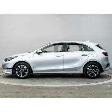 Kia Ceed  Hatchback 2024,  1.5 benzyna - Na sprzedaż za 77 900 zł - Poznań - zdjęcie 2