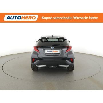 Toyota C-HR  SUV 2020,  2.0 hybryda, automat - Na sprzedaż za 88 200 zł - Warszawa - zdjęcie 6