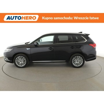 Mitsubishi Outlander  SUV 2020,  2.4 hybryda, automat - Na sprzedaż za 74 900 zł - Warszawa - zdjęcie 2