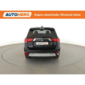 Mitsubishi Outlander  SUV 2020,  2.4 hybryda, automat - Na sprzedaż za 74 900 zł - Warszawa - zdjęcie 7