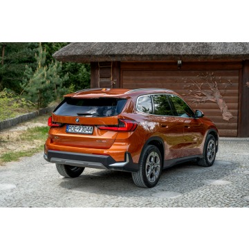 BMW X1  SUV 2022,  2.0 benzyna, automat - Na sprzedaż za 127 777 zł - Ropczyce - zdjęcie 4