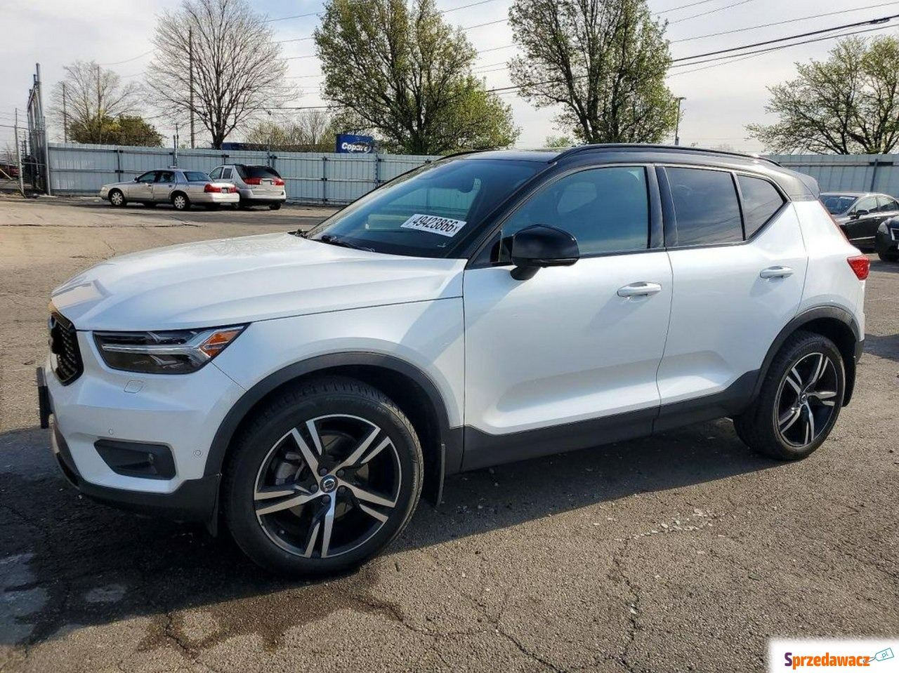 Volvo XC 40 - AWD / R-DESIGN /...