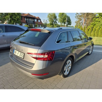 Skoda Superb 2022,  2.0 diesel, automat - Na sprzedaż za 82 900 zł - Drelów - zdjęcie 6