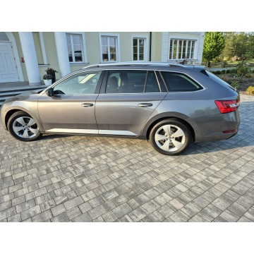 Skoda Superb 2022,  2.0 diesel, automat - Na sprzedaż za 82 900 zł - Drelów - zdjęcie 7