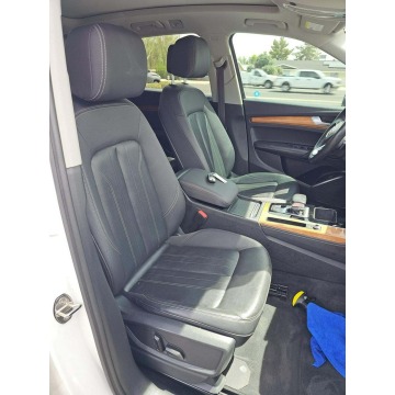 Audi Q5  SUV 2021,  2.0 benzyna, automat - Na sprzedaż za 45 000 zł - Tarnów - zdjęcie 5