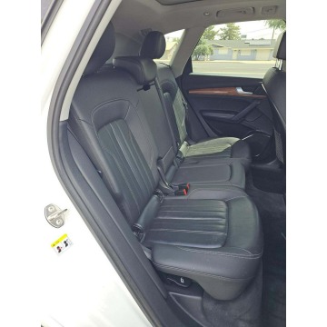Audi Q5  SUV 2021,  2.0 benzyna, automat - Na sprzedaż za 45 000 zł - Tarnów - zdjęcie 8