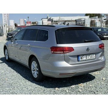 Volkswagen Passat  Kombi 2019,  2.0 diesel, automat - Na sprzedaż za 59 900 zł - Wrocław - zdjęcie 7