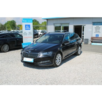 Skoda Superb  Kombi 2021,  2.0 diesel, automat - Na sprzedaż za 92 899 zł - Warszawa - zdjęcie 2