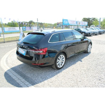 Skoda Superb  Kombi 2021,  2.0 diesel, automat - Na sprzedaż za 92 899 zł - Warszawa - zdjęcie 6
