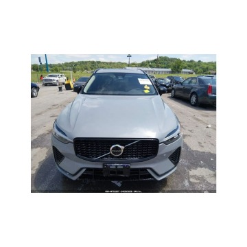 Volvo   SUV 2025,  2.0 benzyna, automat - Na sprzedaż za 99 000 zł - Tarnów - zdjęcie 2