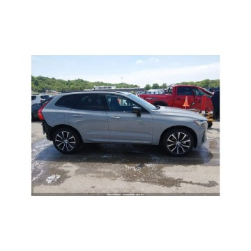 Volvo   SUV 2025,  2.0 benzyna, automat - Na sprzedaż za 99 000 zł - Tarnów - zdjęcie 4