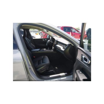 Volvo   SUV 2025,  2.0 benzyna, automat - Na sprzedaż za 99 000 zł - Tarnów - zdjęcie 9