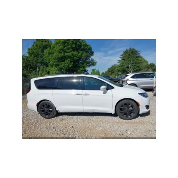 Chrysler Pacifica  Minivan/Van 2018,  3.6 benzyna, automat - Na sprzedaż za 33 000 zł - Tarnów - zdjęcie 4