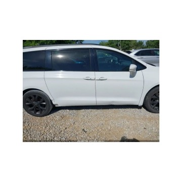 Chrysler Pacifica  Minivan/Van 2018,  3.6 benzyna, automat - Na sprzedaż za 33 000 zł - Tarnów - zdjęcie 9
