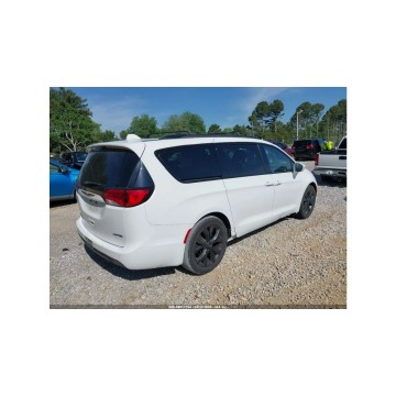 Chrysler Pacifica  Minivan/Van 2018,  3.6 benzyna, automat - Na sprzedaż za 33 000 zł - Tarnów - zdjęcie 6